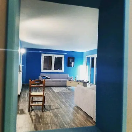 A Colorful House For 6 At Vromolithos