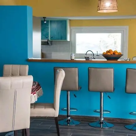 A Colorful House For 6 At Vromolithos *